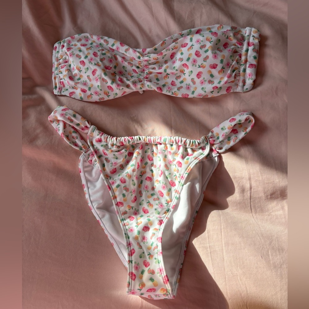 Hollister Fruit Pattern Bikini - Bandeau Top 🍓🍉🍎